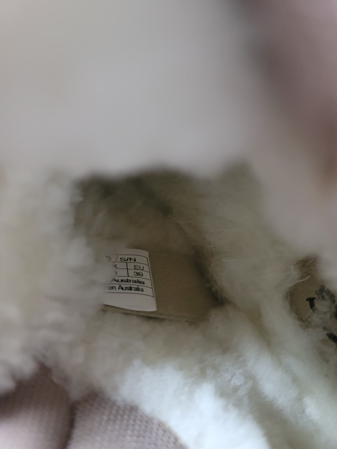 새제품 어그 로우멜 퍼스니커즈 (어그부츠) 39사이즈 250사이즈  상품이미지6