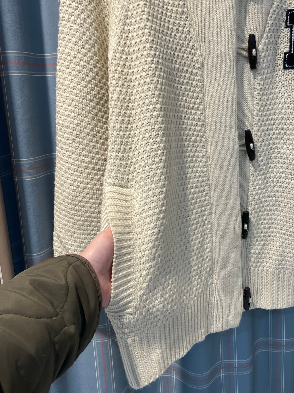 BIG BILL 숄카라 떡볶이버튼 가디건 상품이미지4