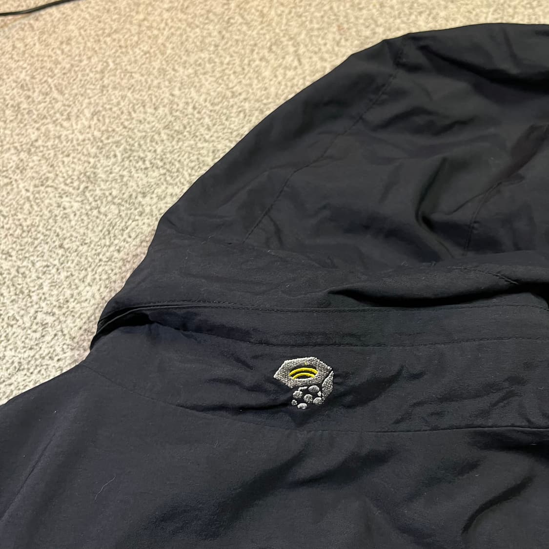 마운틴 하드웨어 우먼 바람막이 자켓 상품이미지3