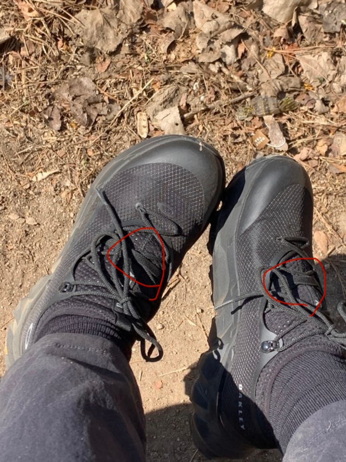 오클리 라이트 쉴드 트리플 블랙 스니커즈280 상품이미지2