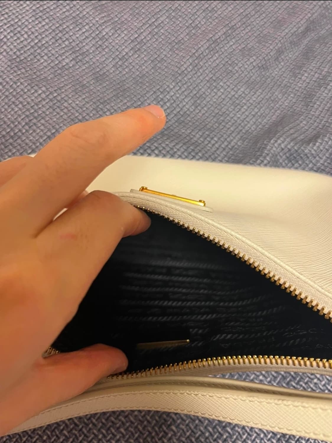 프라다 호보백(더현대정품) 상품이미지3