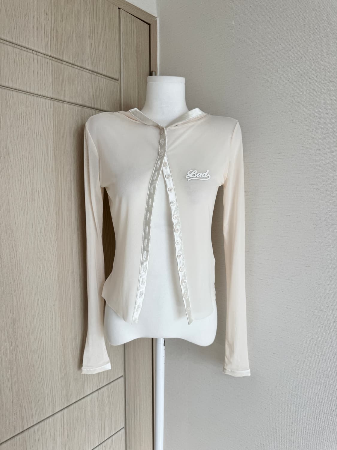 배드블러드) 브리즈 버튼 시스루 후드 가디건 상품이미지2