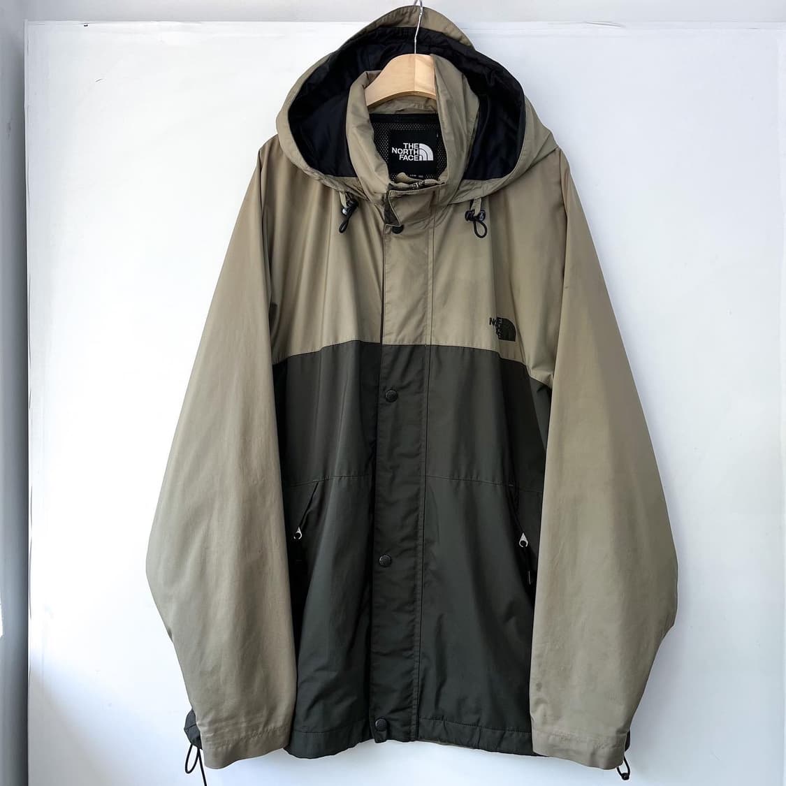 노스페이스 베이지&카키 오버사이즈 마운틴 후드 자켓 상품이미지3