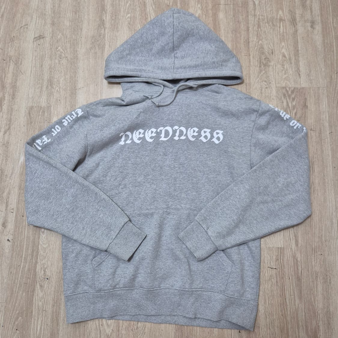 NEEDNESS 니드니스 빅로고 후드티 상품이미지1