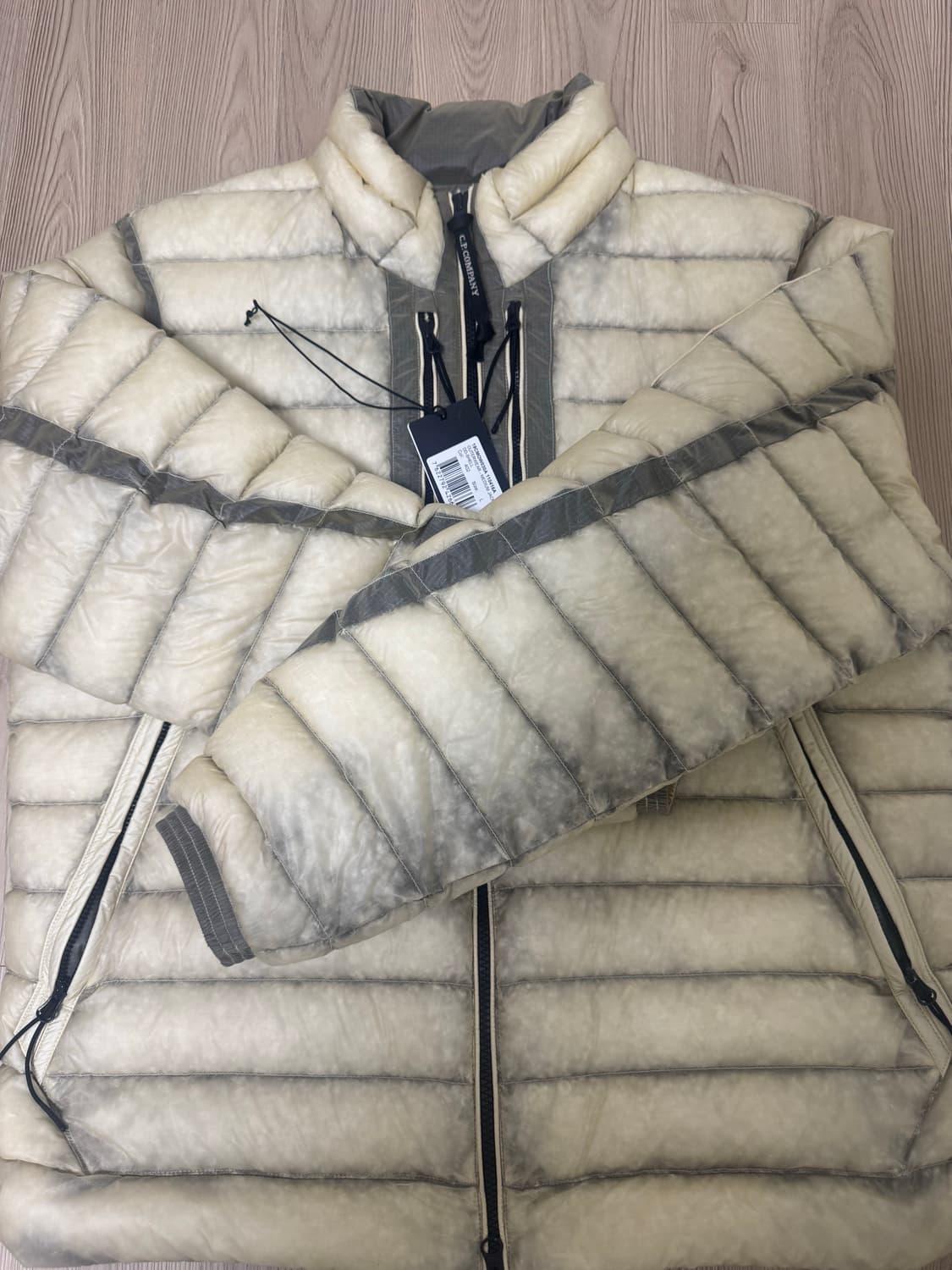 CP컴퍼니 DD쉘 다운 자켓 피스타치오 논후드 상품이미지1