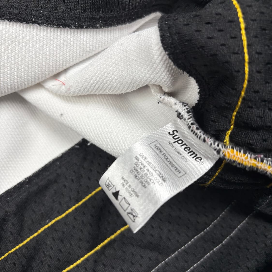 슈프림 16FW 리플렉티브 하프집 하키 후드 상품이미지5