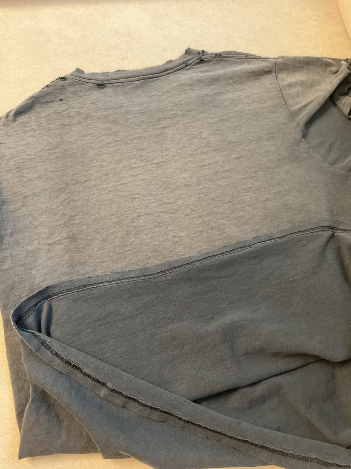 Carhartt distressed sun fadding tee 상품이미지2