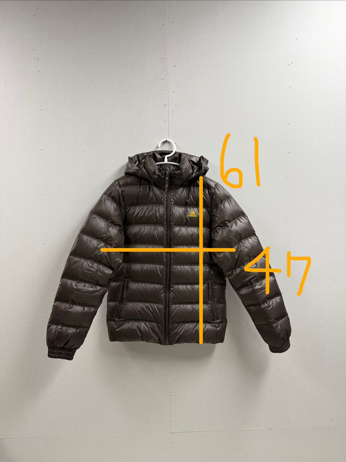 여성 85 / 아디다스 경량패딩 초코브라운 상품이미지2