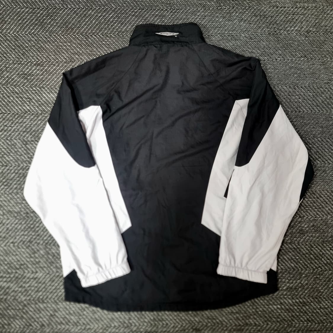 엄브로 올드스쿨 바람막이 상품이미지2