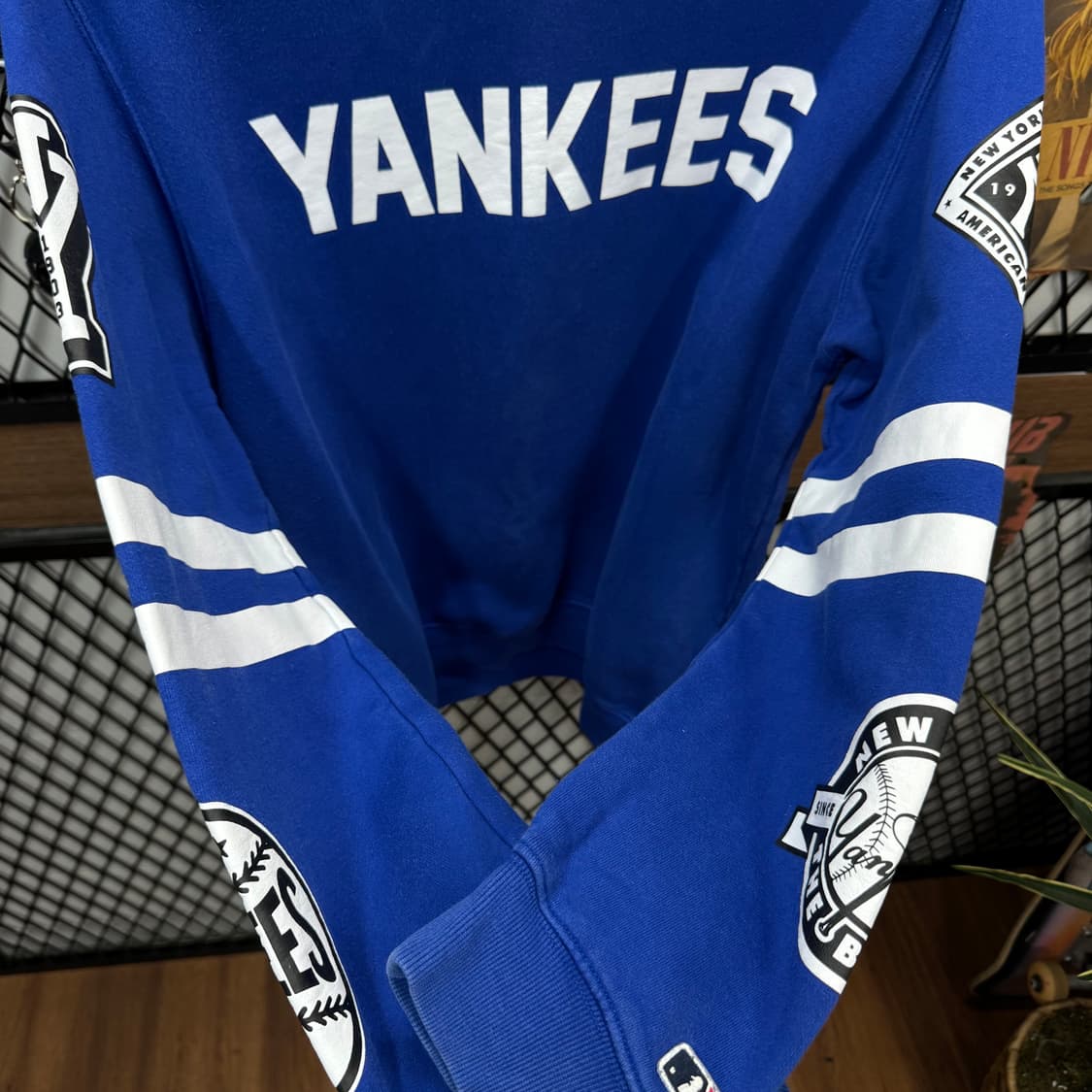 00s MLB 뉴욕 양키스 맨투맨 후면 빅로고 포인트 블루 상품이미지5