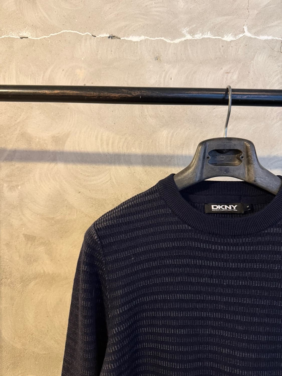 울패브릭 DKNY 니트 100 상품이미지2