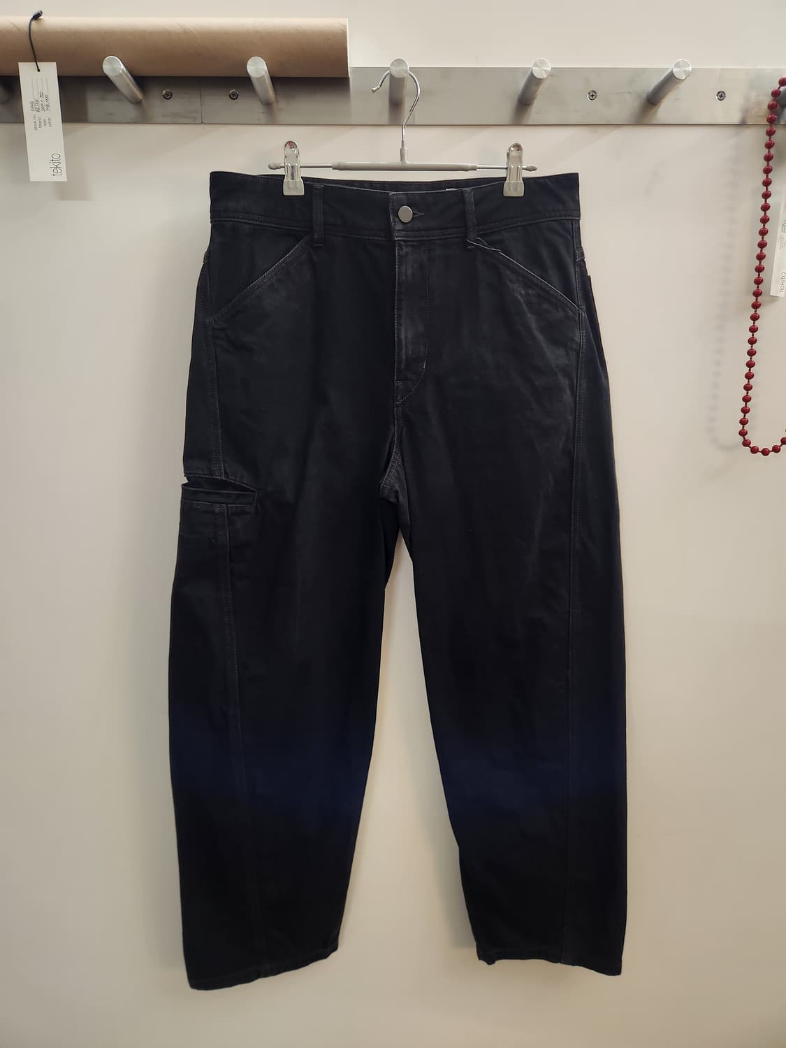 르메르 트위스티드 데님 팬츠 블랙 상품이미지1