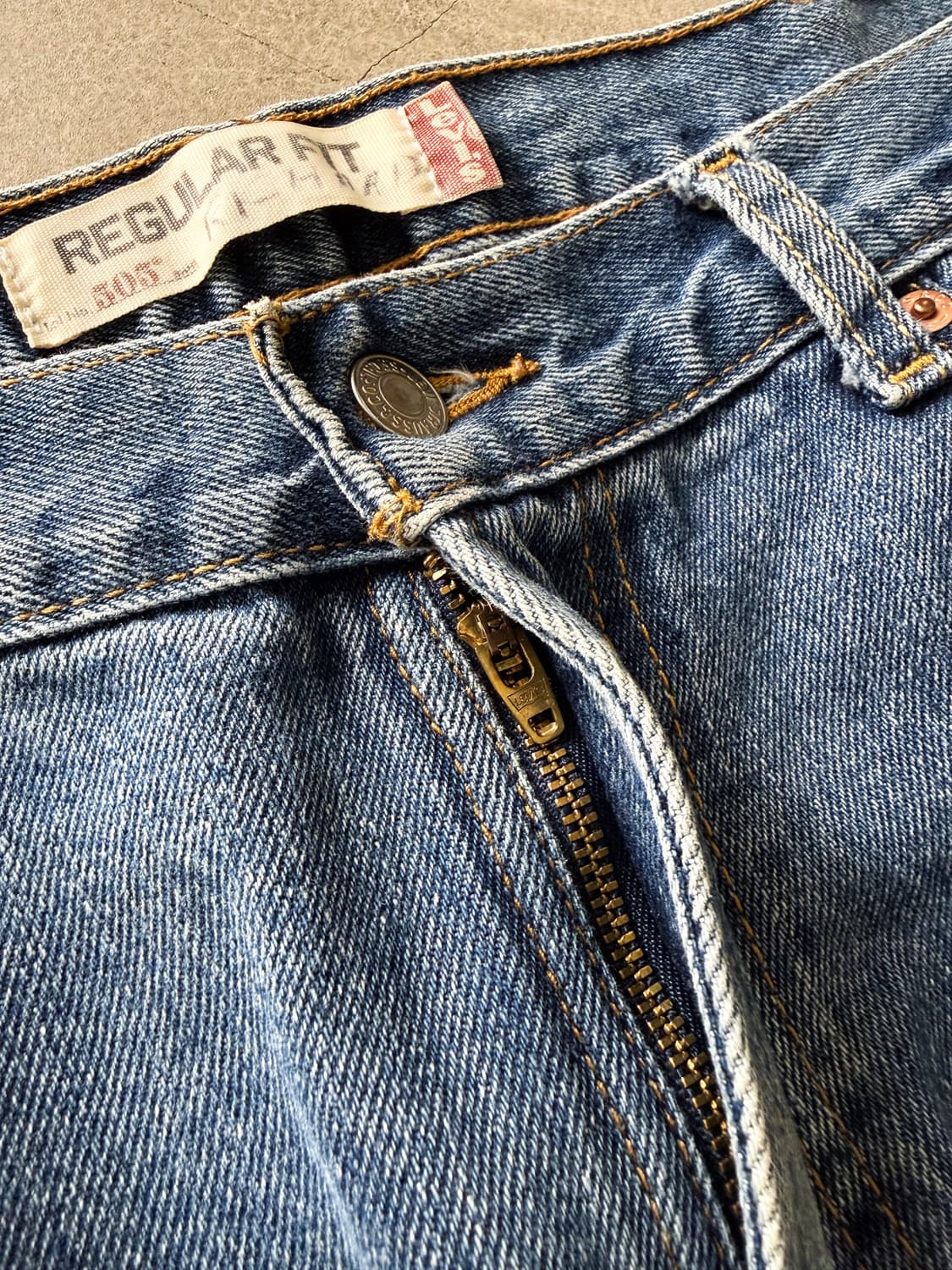 Vintage Levi's 505 Denim Shorts 상품이미지3