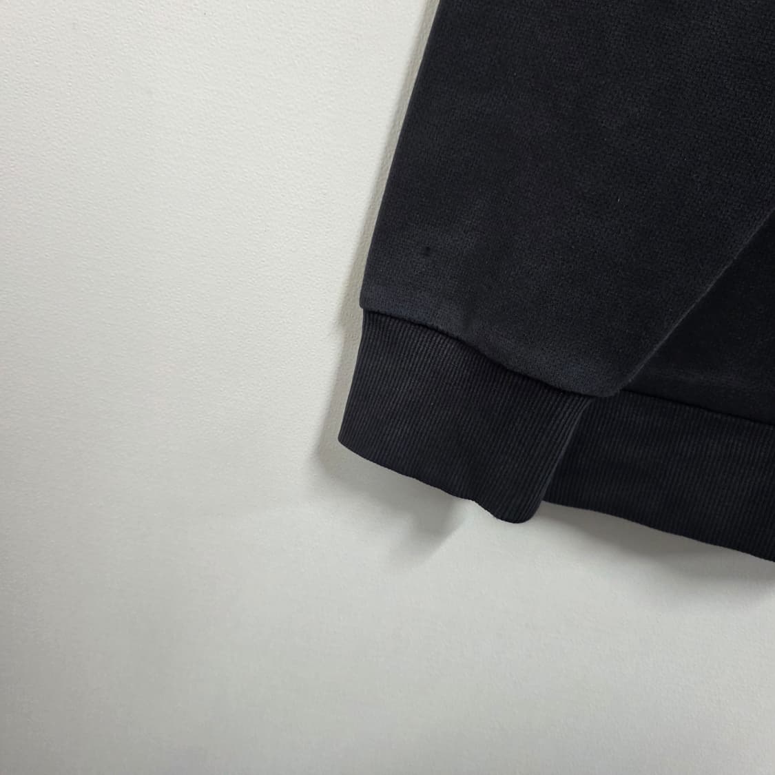 XL 105 내셔널지오그래픽 맨투맨 블랙 상품이미지4