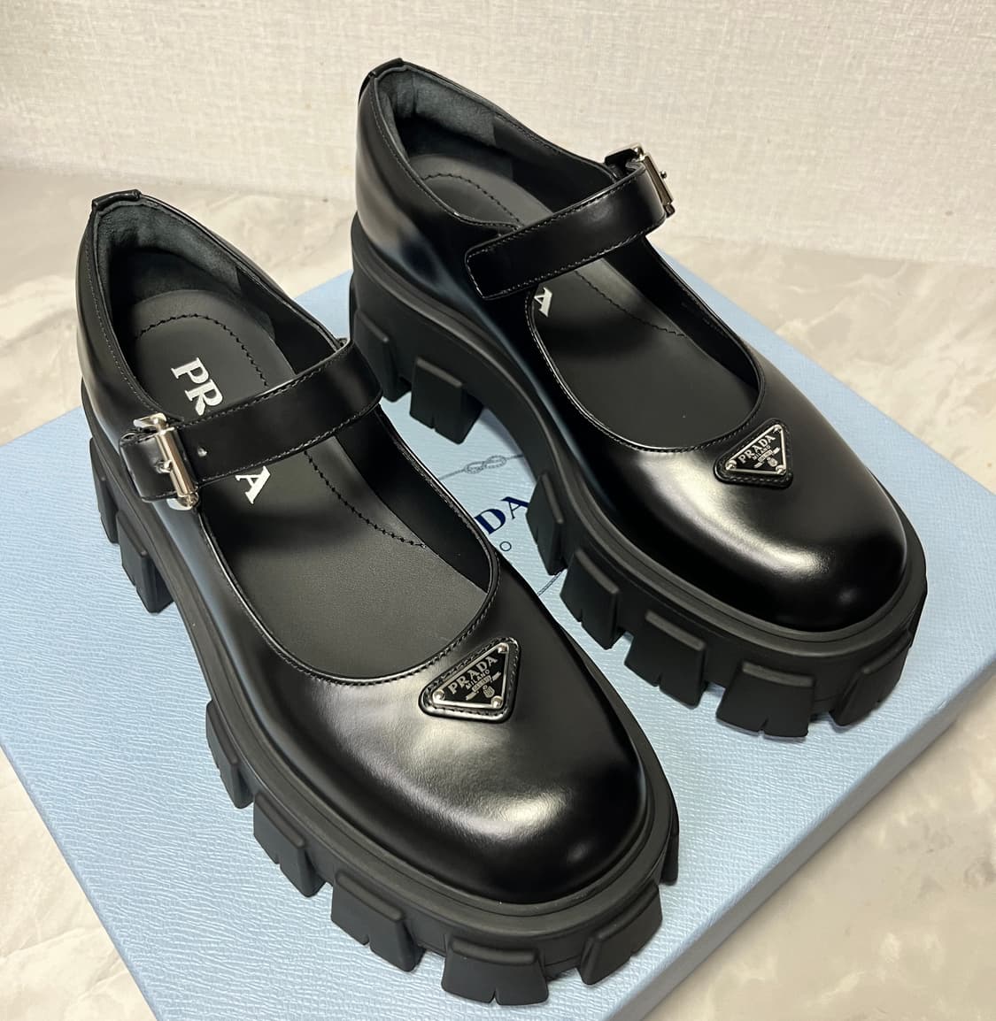 새상품)PRADA 메리제인 슈즈 블랙 상품이미지2