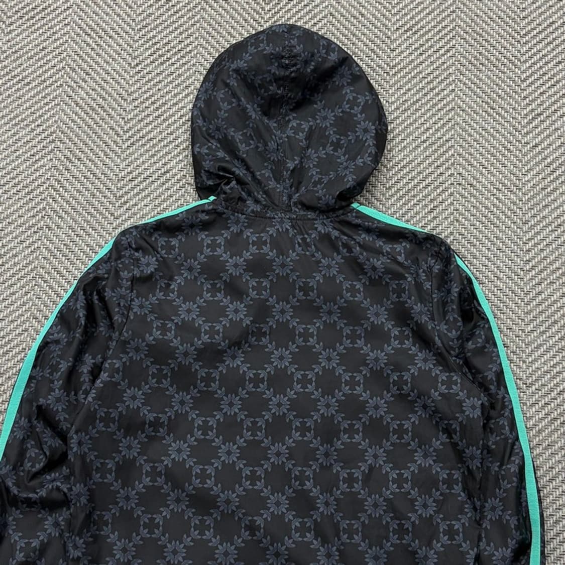 아디다스 멀티로고 윈드브레이커 v2471 상품이미지4