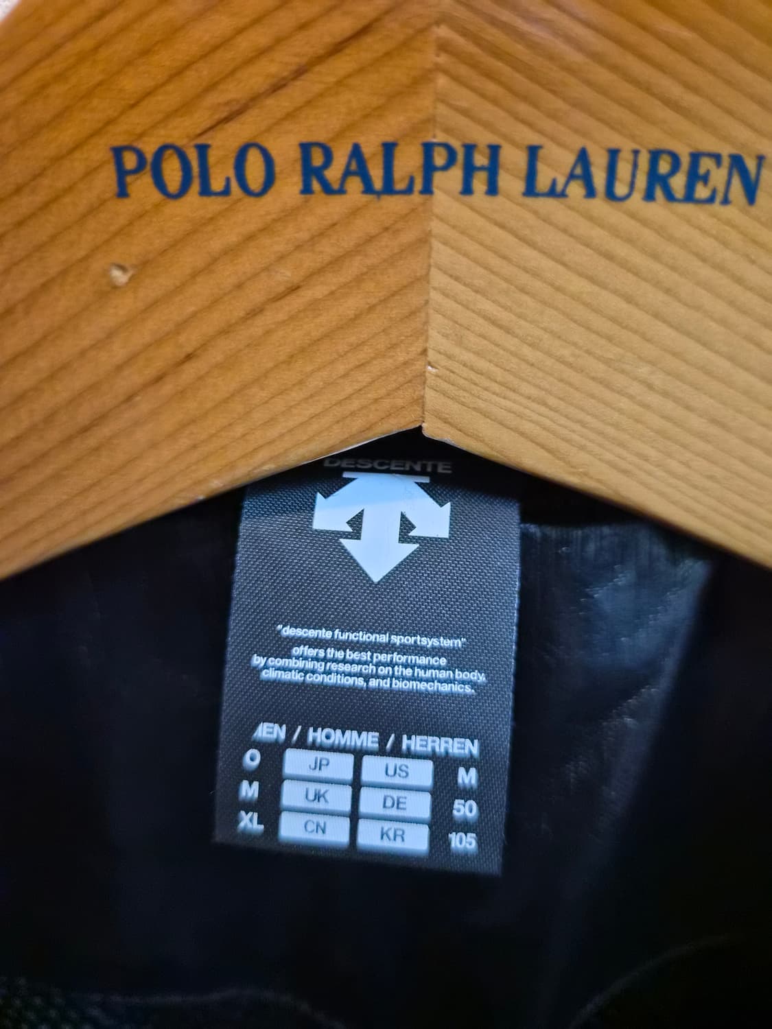 105) 데상트 17시즌 LG트윈스 유광 춘추 점퍼 팝니다 상품이미지4