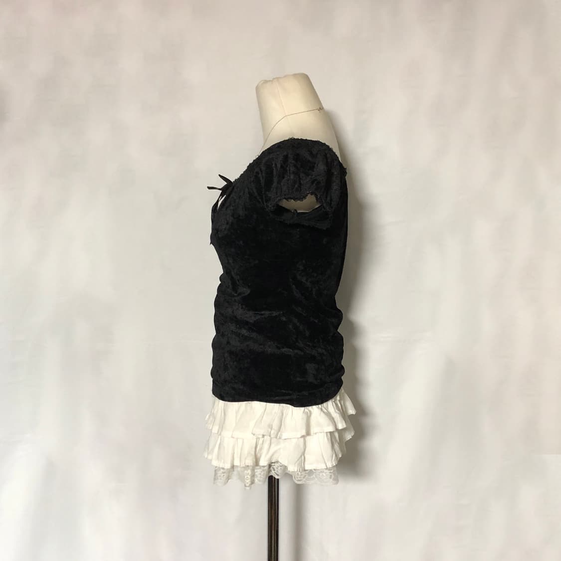 벨루어 리본 퍼프 슬리브 탑 블랙 상품이미지6