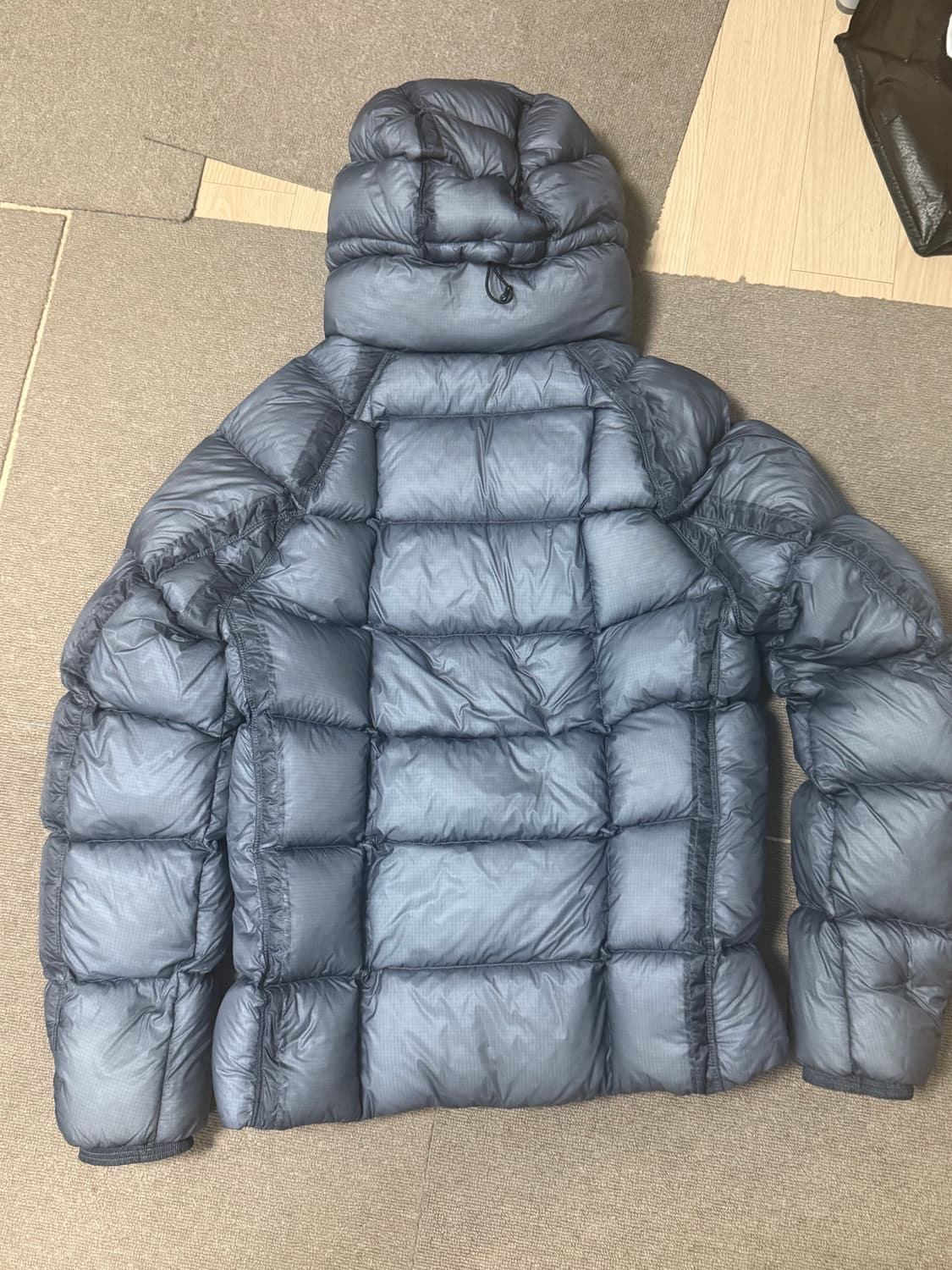 Cp컴퍼니 dd쉘 패딩 46 상품이미지3