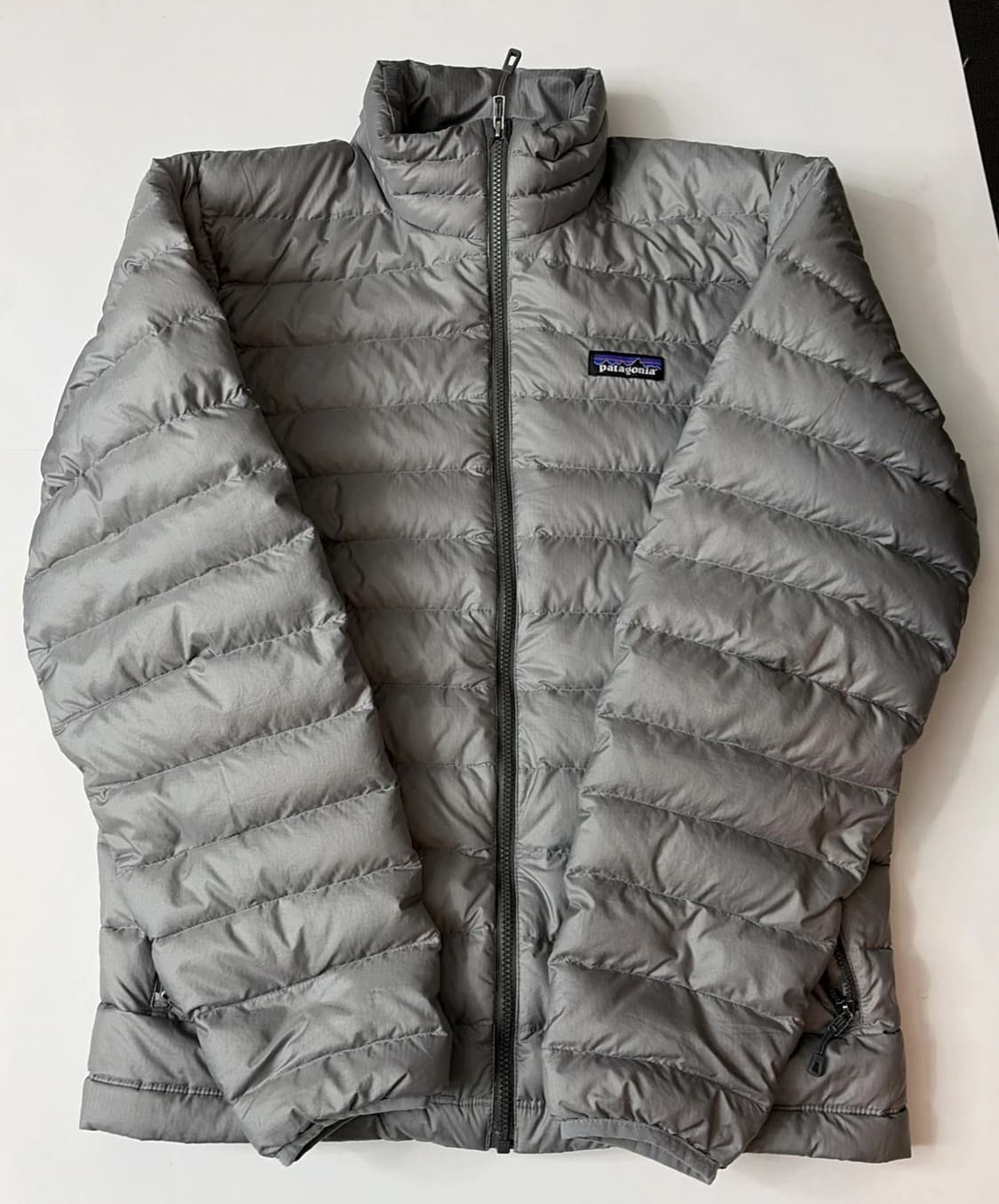 파타고니아 경량패딩 그레이 상품이미지1
