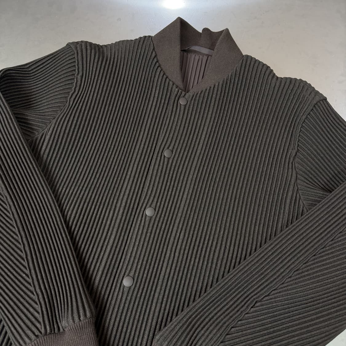 [리오브] 이세이미야케 옴므플리세 플리츠 가디건 상품이미지3