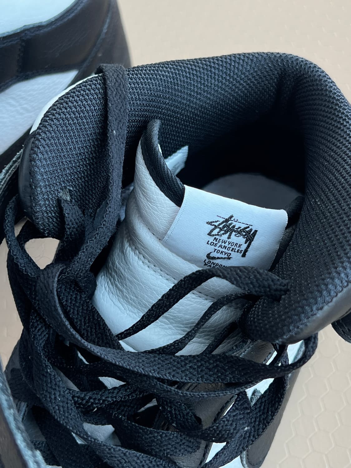 [급처] 나이키 스투시 에어포스 1 미드 310mm 상품이미지2