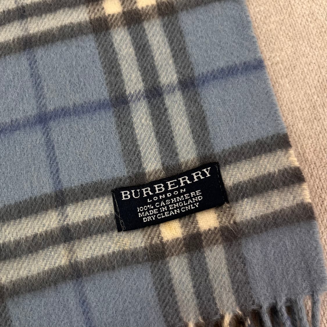 버버리 노바체크 스카이블루 캐시미어 머플러 상품이미지3