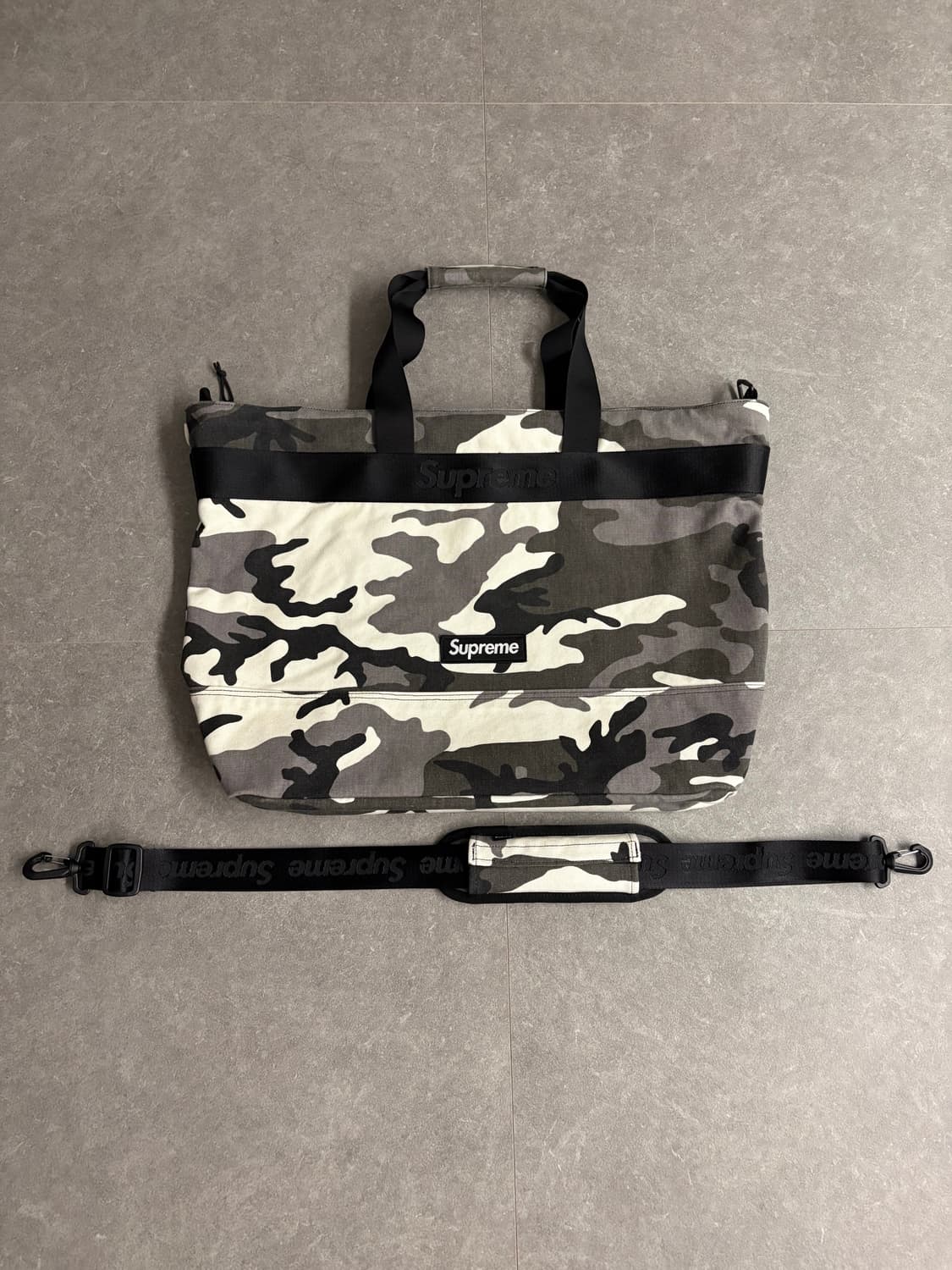 슈프림 토트백 스노우 카모 상품이미지1