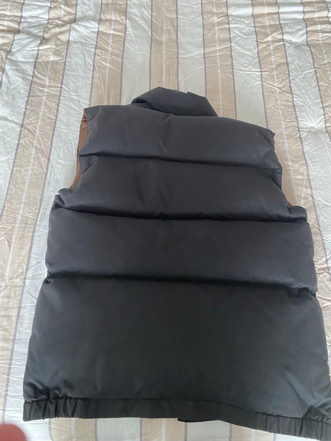 Crescent down works 패딩 베스트 팝니다 상품이미지3