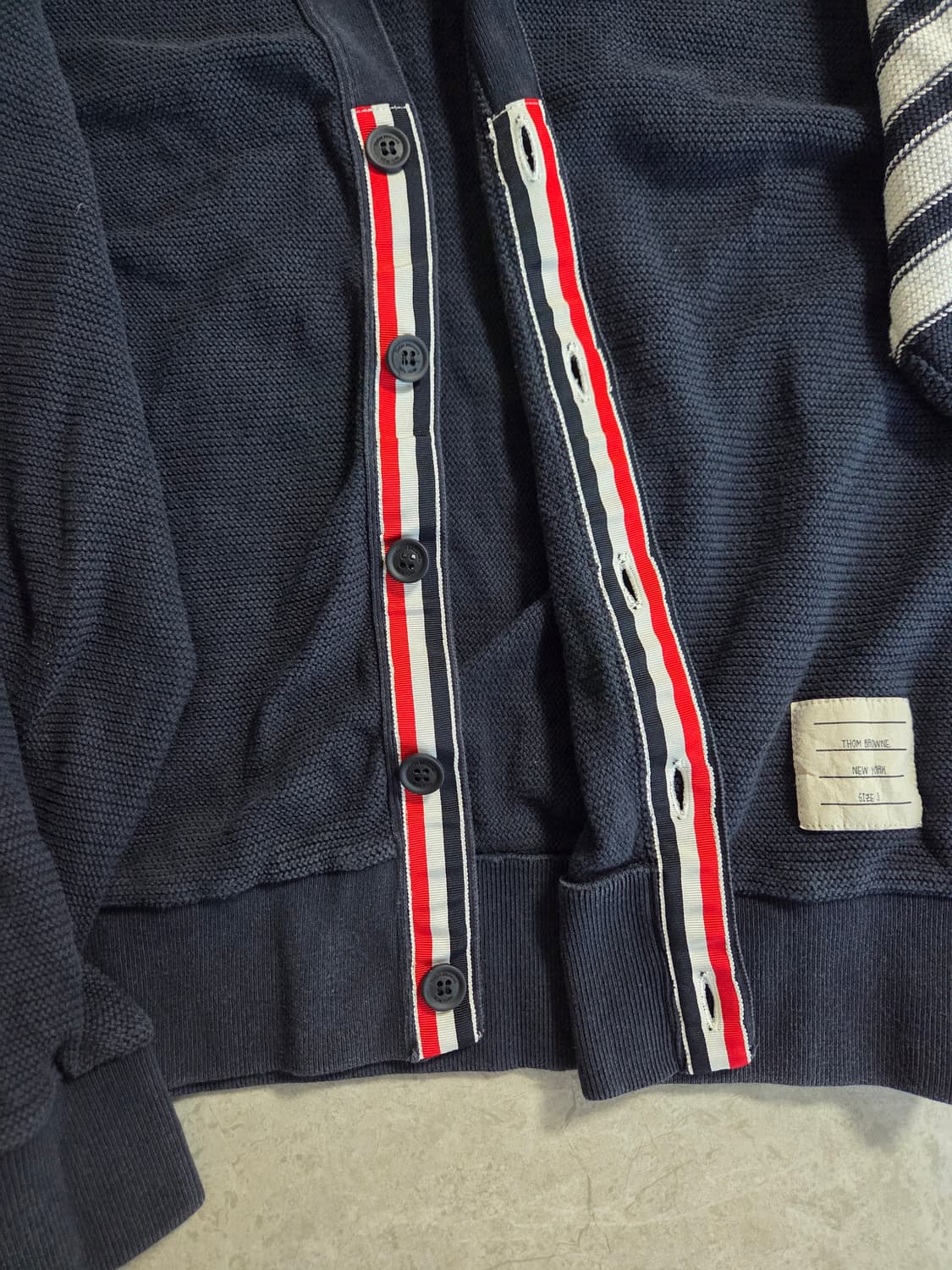 [정품] 톰브라운 라셀 스티치 사선 가디건 상품이미지5
