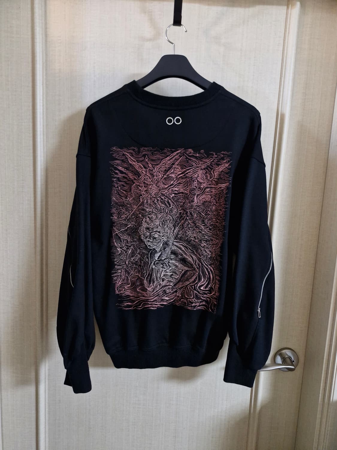 송지오 옴므 알렉산더 자수 크루넥 맨투맨 46 블랙 상품이미지1