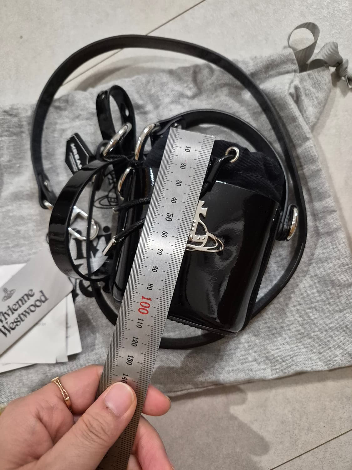 (새상품)비비안 웨스트우드 샤이니 페이턴트 미니백 블랙 상품이미지10