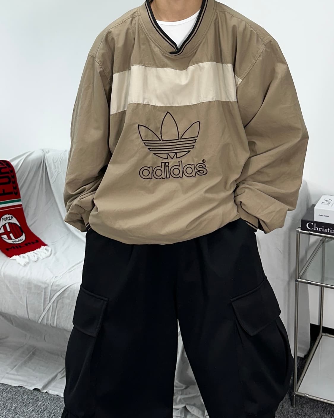 아디다스 빅로고 베이지 배색 웜업 상품이미지1
