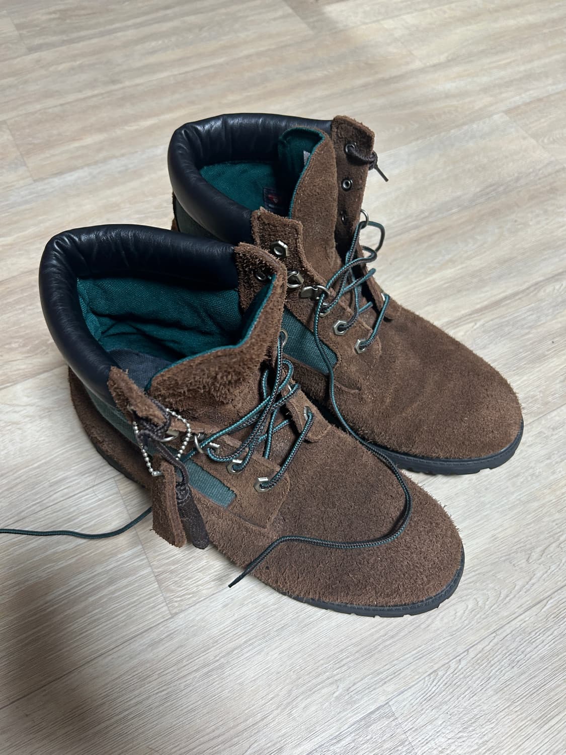 교환)디스이즈네버댓 팀버랜드 6인치 프리미엄 부츠 270 구함 상품이미지1