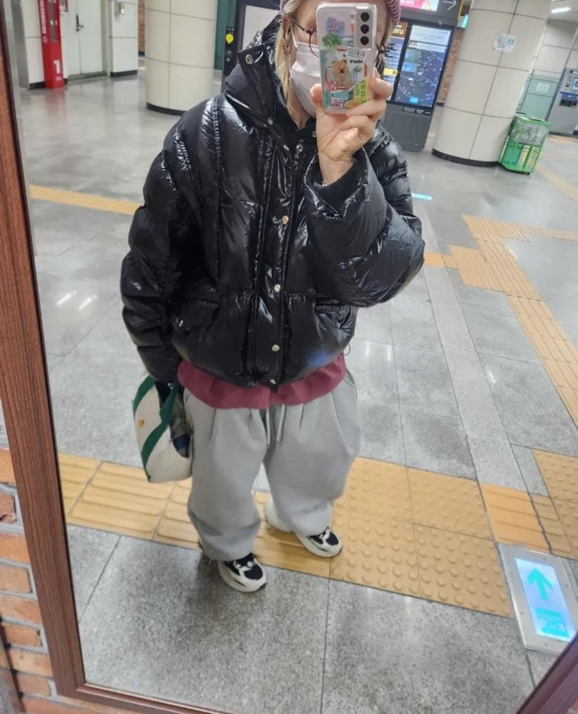 AECA 에이카화이트 글로시 덕다운 유광 패딩 상품이미지4