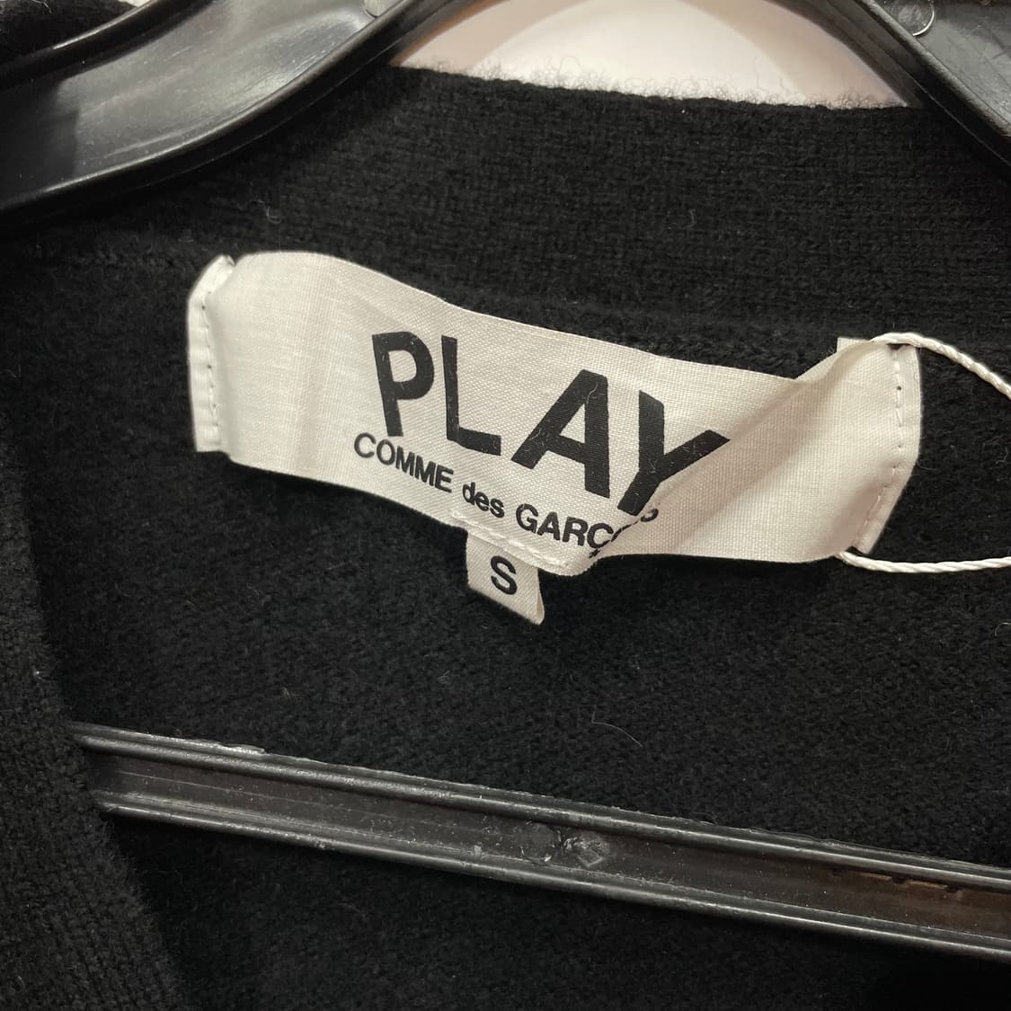     CDG PLAY Heart Patch Cardigan 상품이미지6