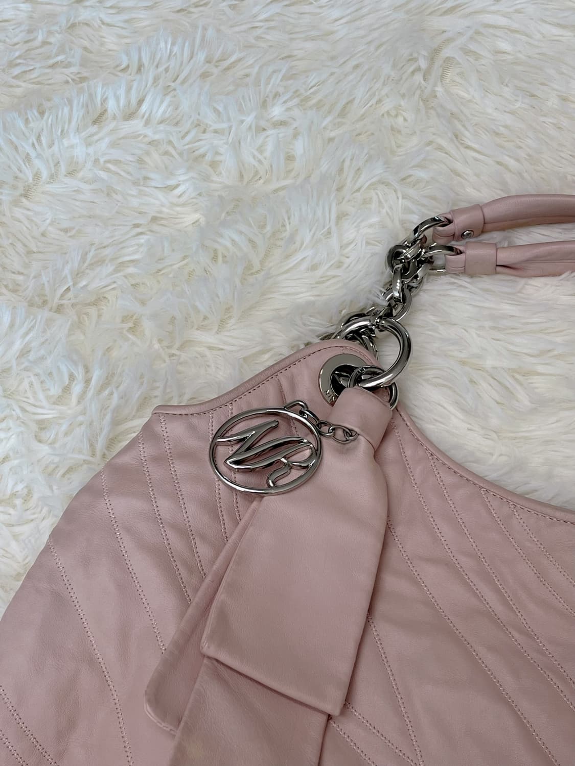 오네갸루템) 니나리치 양가죽 리본 숄더백 100% 정품 상품이미지2