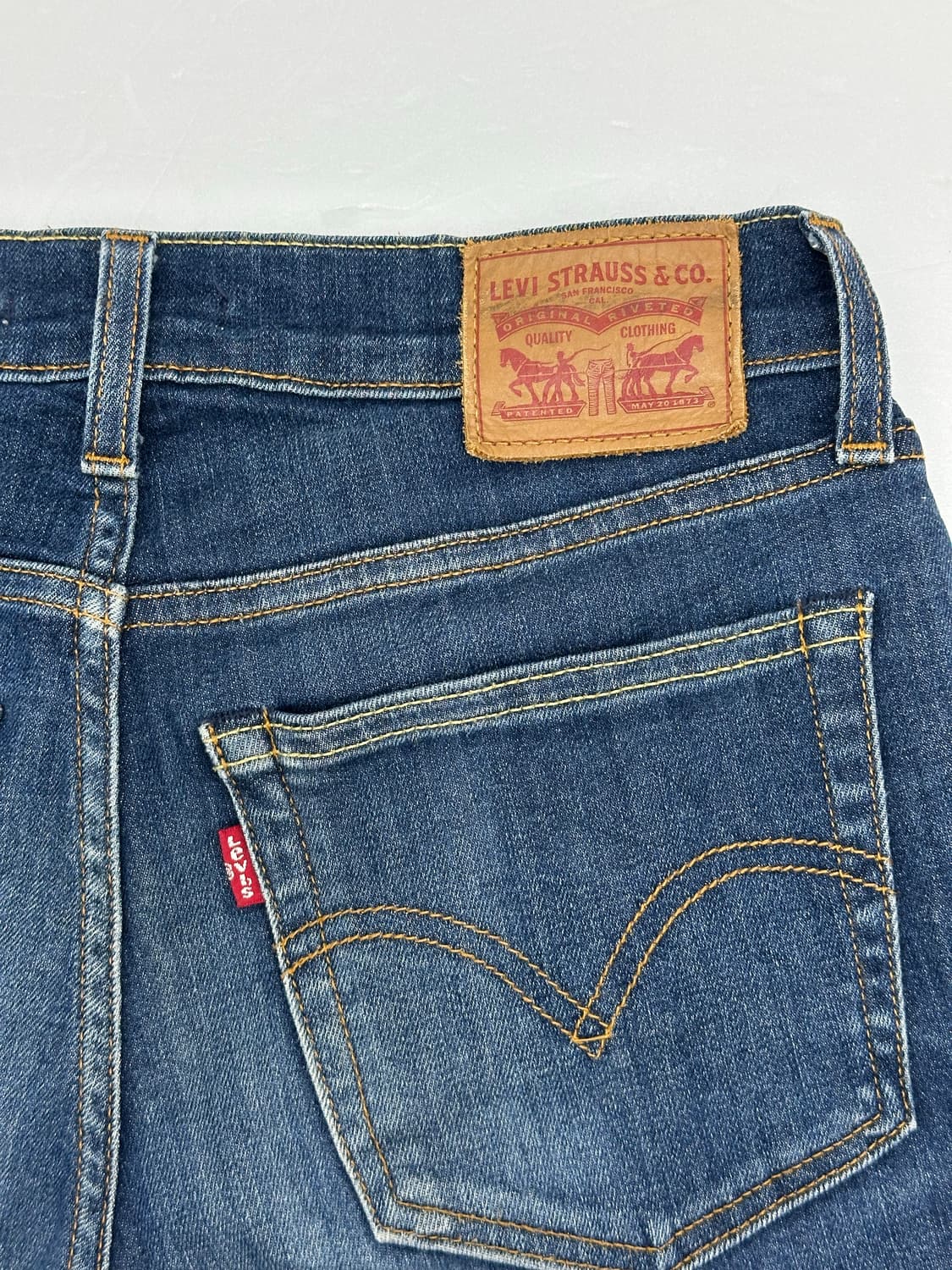 리바이스 보이프렌드 핏 24 상품이미지1