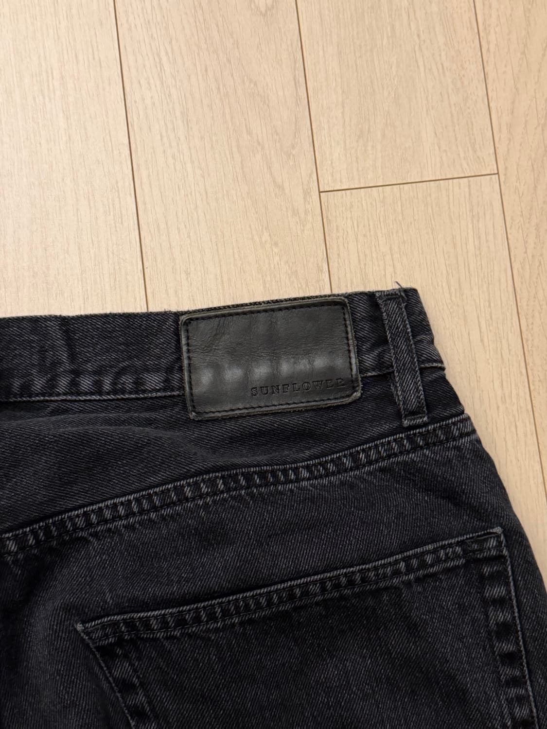 선플라워 블랙 와시드 루즈 데님 34 상품이미지2