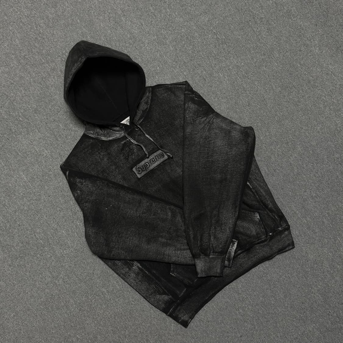 슈프림 x MM6 메종 마르지엘라 포일 박스로고 후드 스웨트셔츠 블랙 - 상품이미지2