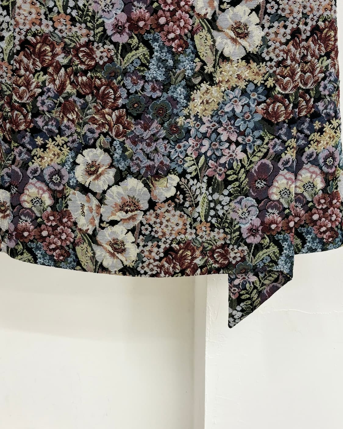 슈슈통 플라워 자카드 미디 스커트 상품이미지3