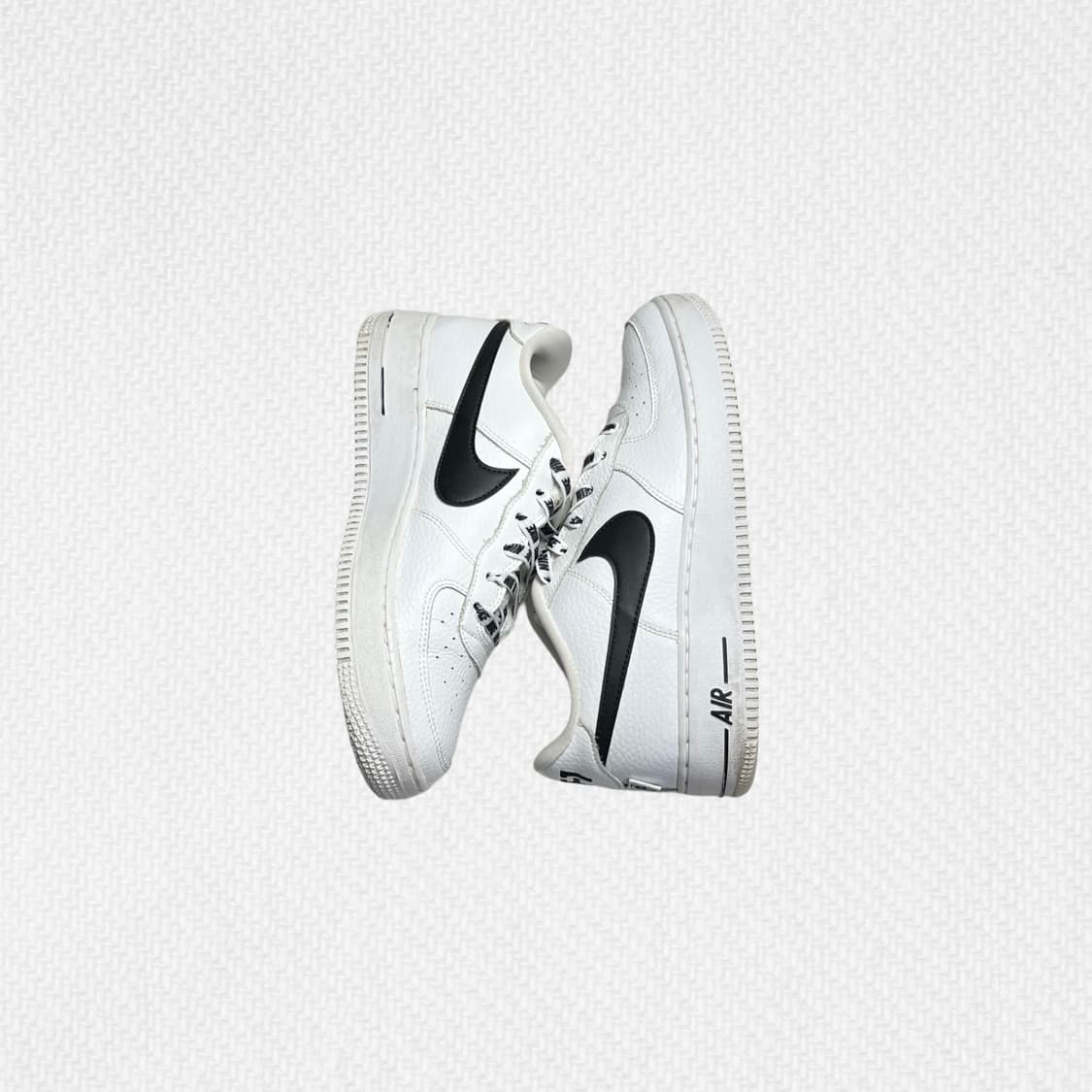 240 GS 나이키 에어포스1 로우 LV8 화이트 블랙 상품이미지3