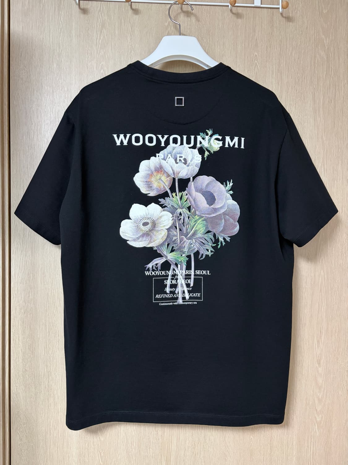 우영미/ 플라워 프린트 백로고 티셔츠 블랙/ 52 상품이미지4