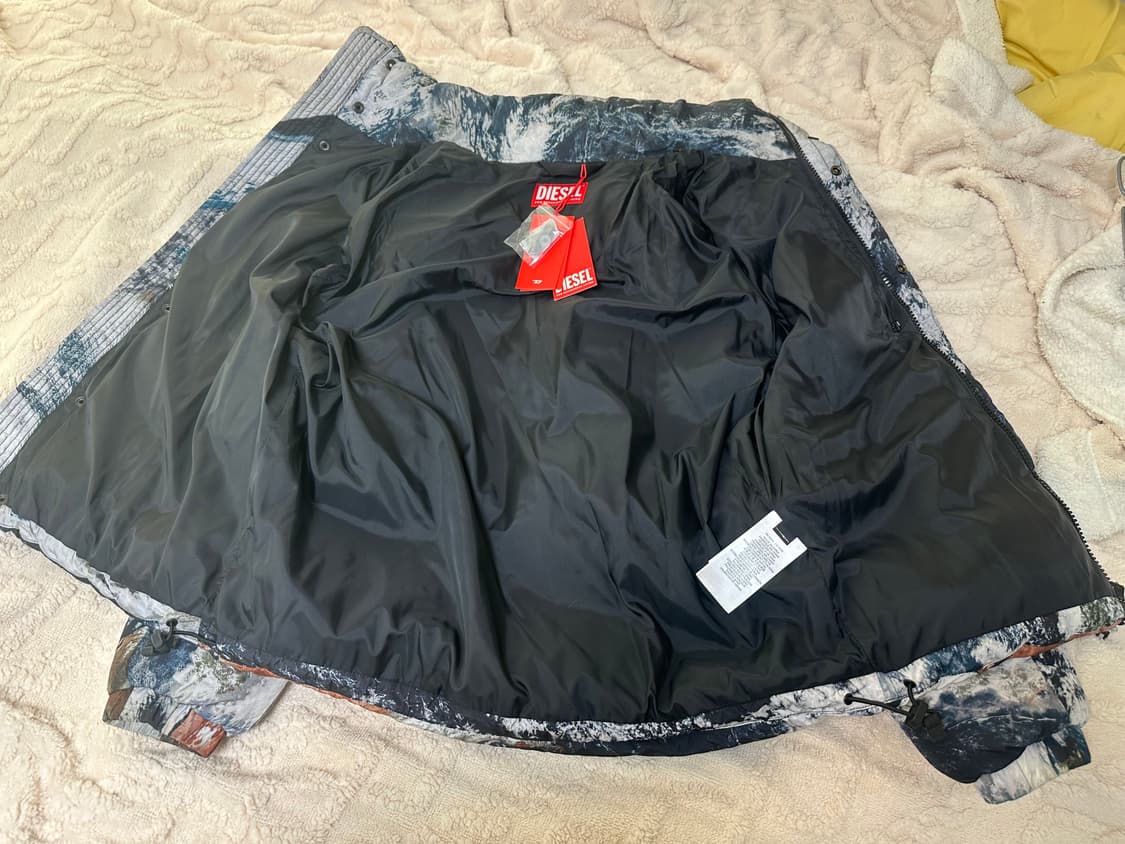 디젤 지구 패딩 W 롤피스 FD 프린트 패딩 - 멀티 컬러 / A1101 상품이미지3