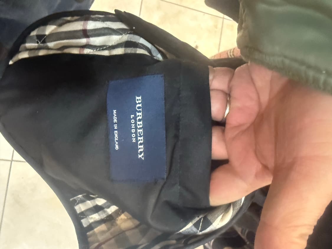 10/66-77 정품 버버리 누빔자켓 팝니다 상품이미지3