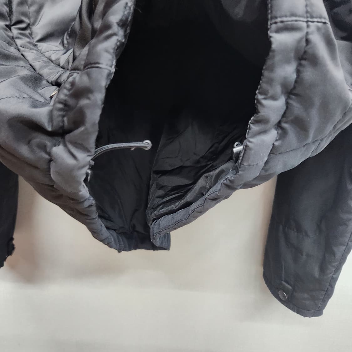 노스페이스 로고 경량 패딩 스트링 점퍼 L 상품이미지3