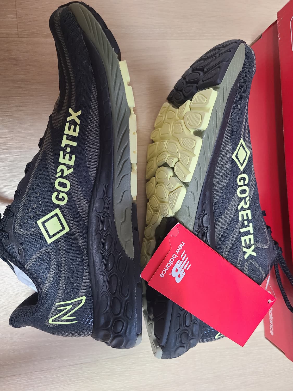 뉴발란스 880 프레쉬폼 고어텍스 상품이미지3