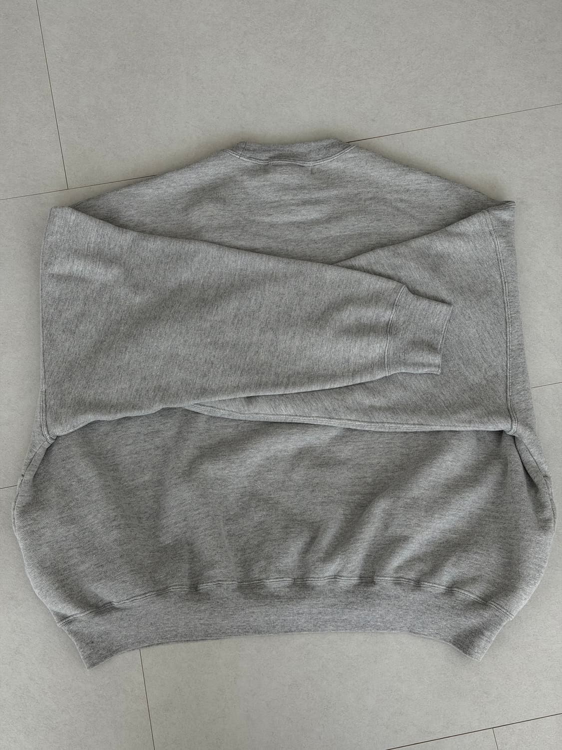 레미릴리프 맨투맨 L 사이즈  상태 9.9/10  사진찍고 절대안입습니다 상품이미지3