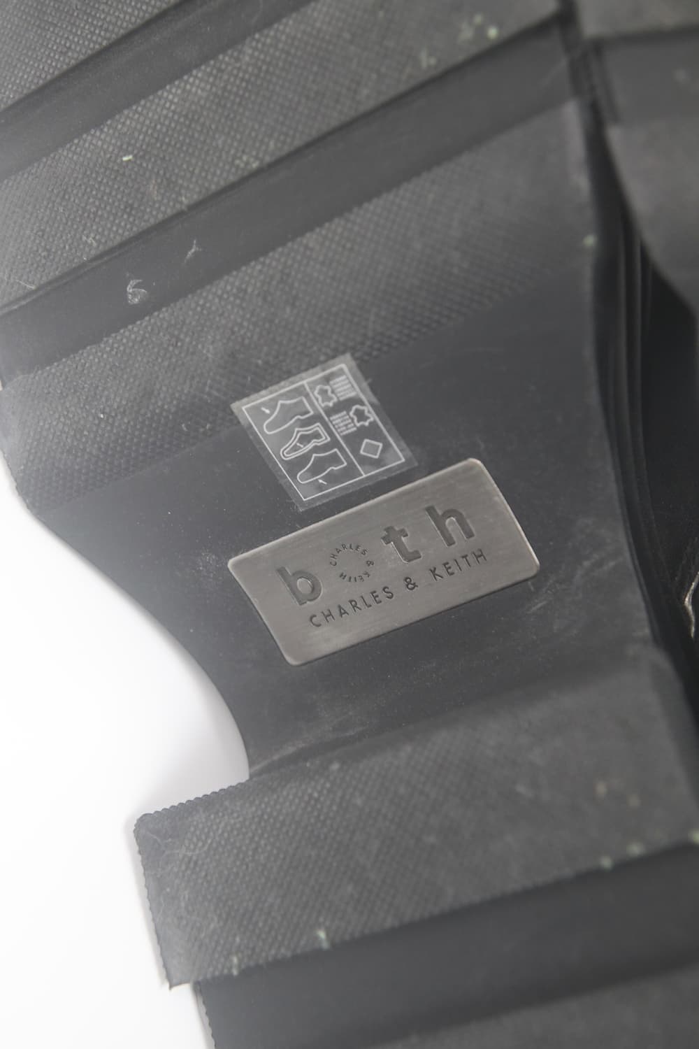 Both X CHARLES & KEITH 한소희 스틸토 부츠 상품이미지9