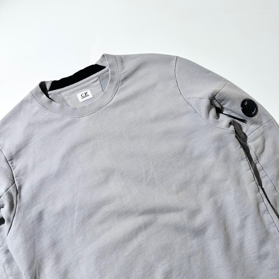 CP컴퍼니 사이드 렌즈 맨투맨 상품이미지3